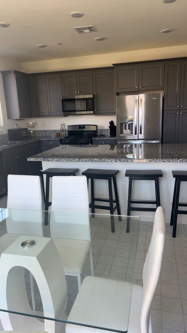 Foto del edificio - 12668 Ojo Caliente St