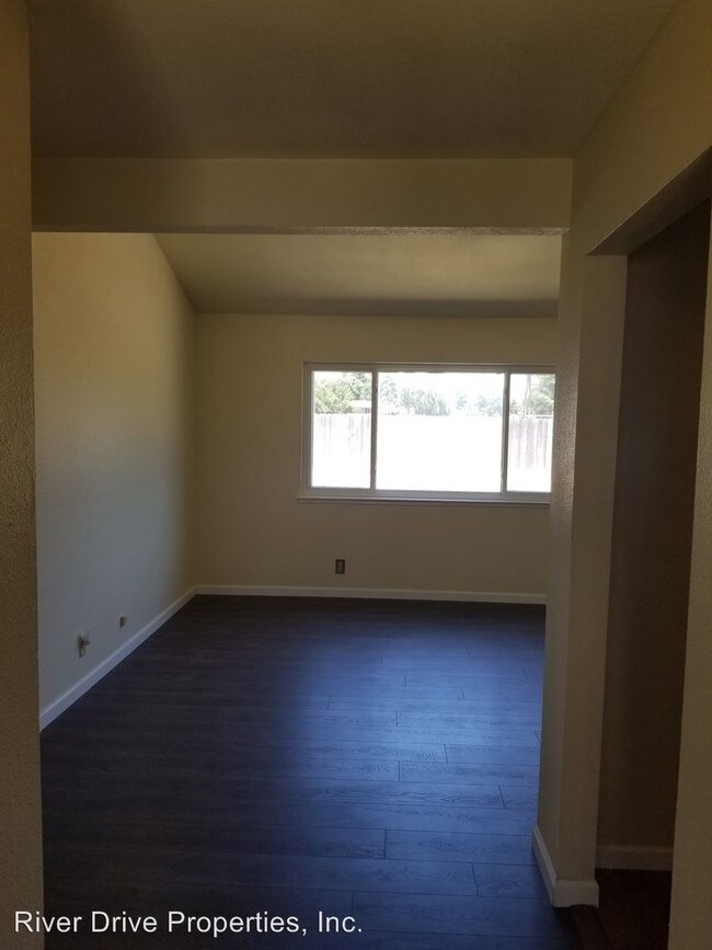 Building Photo - 3 br, 2 bath House - 1403 Villa Dr