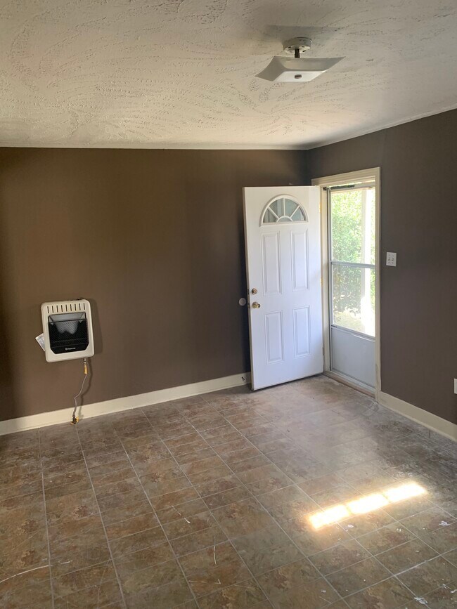 Entrada a la sala de estar - 375 Columbus St