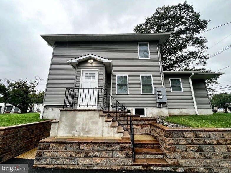 Foto principal - 1253 Yardville Allentown Rd