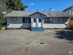 Building Photo - 45735 Lewis Ave