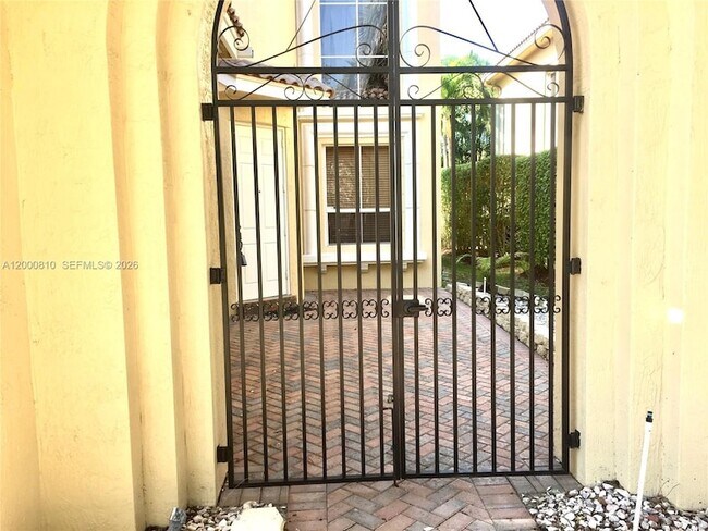 Foto del edificio - 7477 NW 114th Terrace