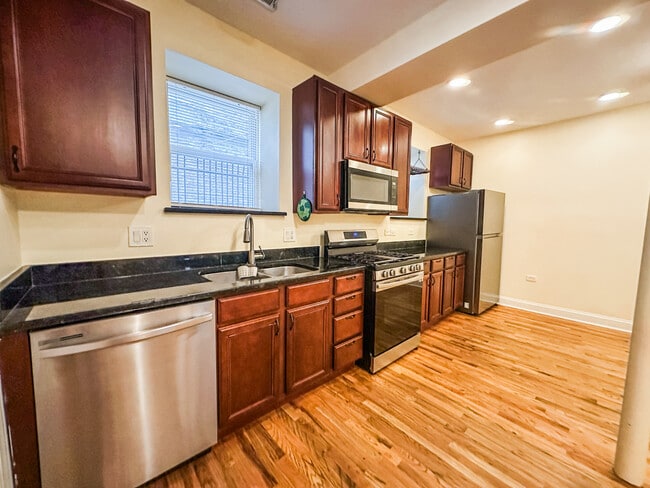 Building Photo - 4816 N Avers Ave