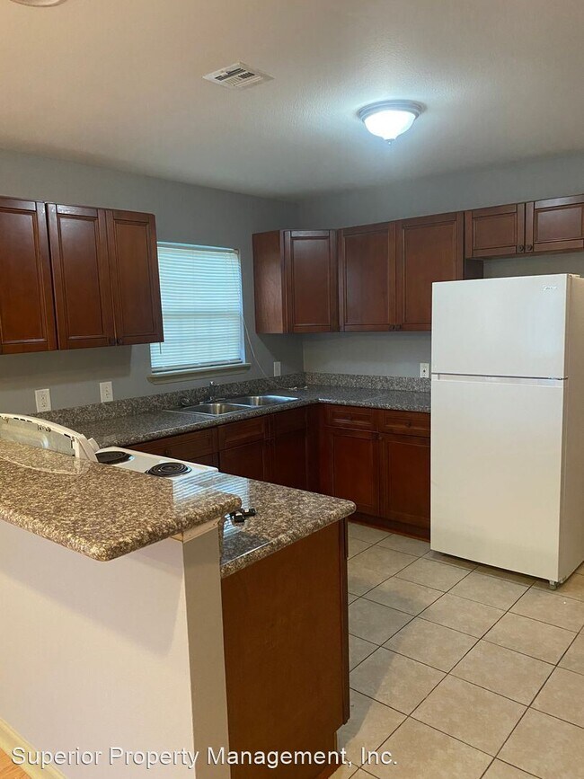 Building Photo - 2 br, 1 bath House - 2411-A Almonaster Ave.