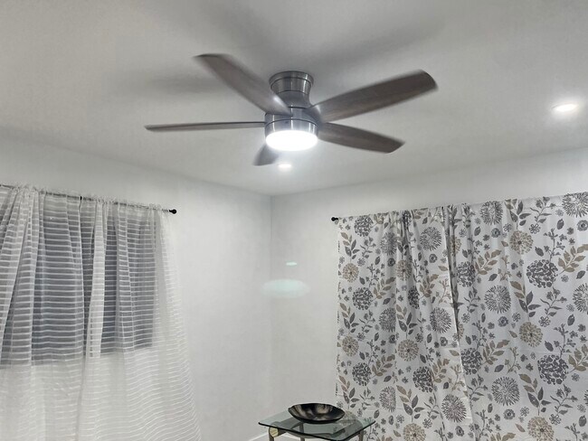 Foto del edificio - 4730 NW 50th Ct