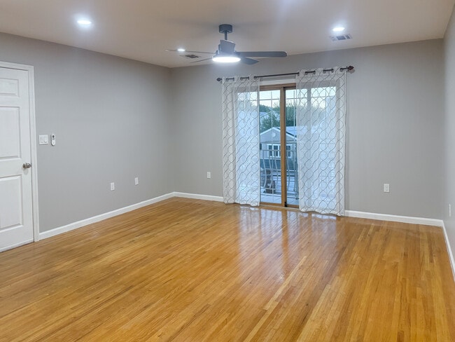 Building Photo - 632 Norwood Ter Building Photo - 632 Norwood Ter