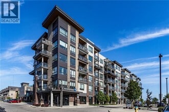 Building Photo - 40 Esplanade Ln