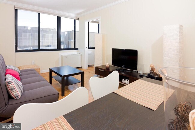 Foto del edificio - 2030 F St NW