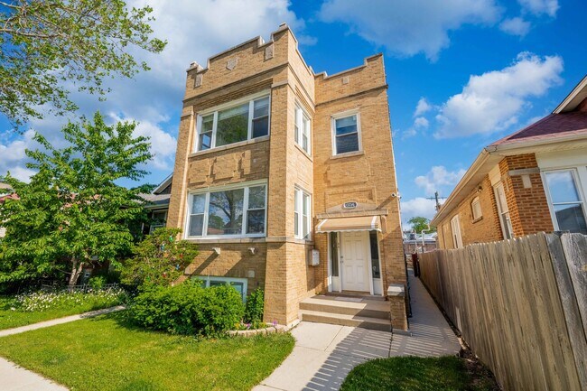 Building Photo - 3734 W Giddings St