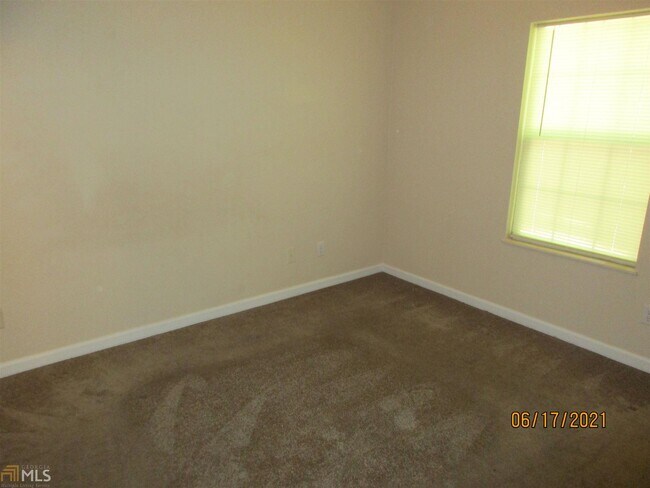 Building Photo - 4746 Klondike Dr