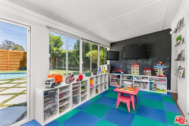 Foto del edificio - 3 br, 1.5 bath House - 4616 Laurelgrove Ave