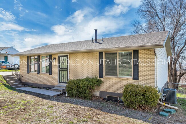 Foto del edificio - 2066 Park St