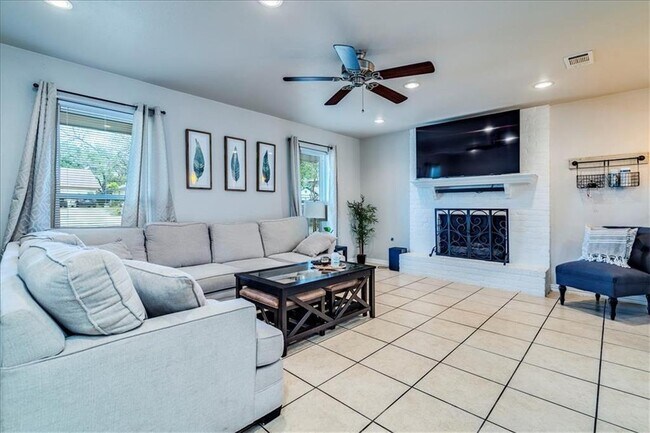 Living room - 6509 Sunstrip Dr