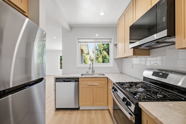 Foto del edificio - 4321 Saugus Ave