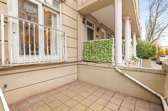 Foto del edificio - 208 Shearwater Ct W