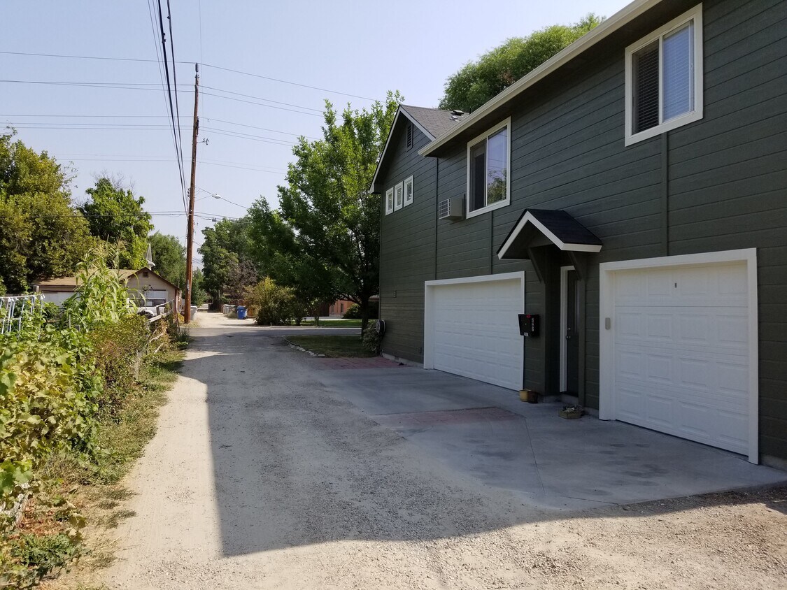 Primary Photo - 2907 W Jordan St