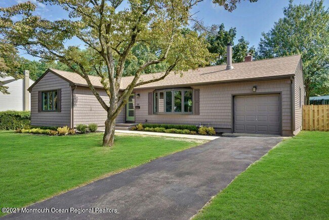 Building Photo - 20 Community Dr