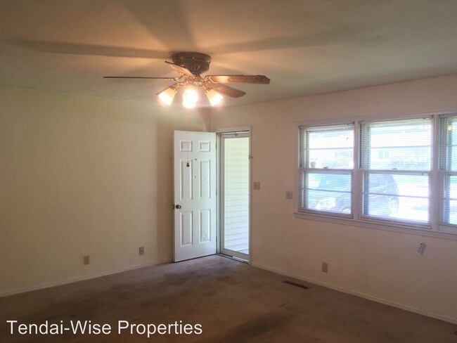 Building Photo - 3 br, 1 bath House - 316 E Silsby