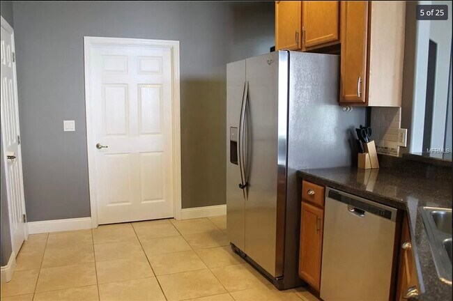 Building Photo - 925 White Oak Way