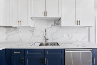 Building Photo - 4310 Canal St