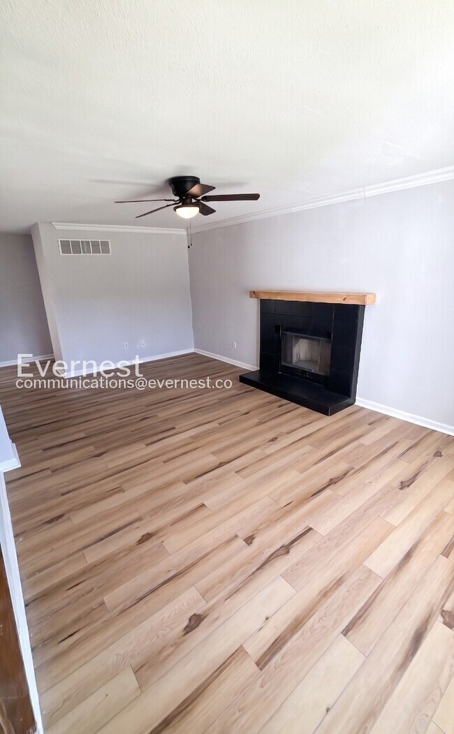 Foto del edificio - 129 Royallbrook Ln