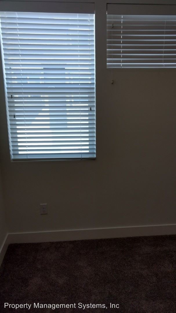 Building Photo - 7752 Rooftop Dr