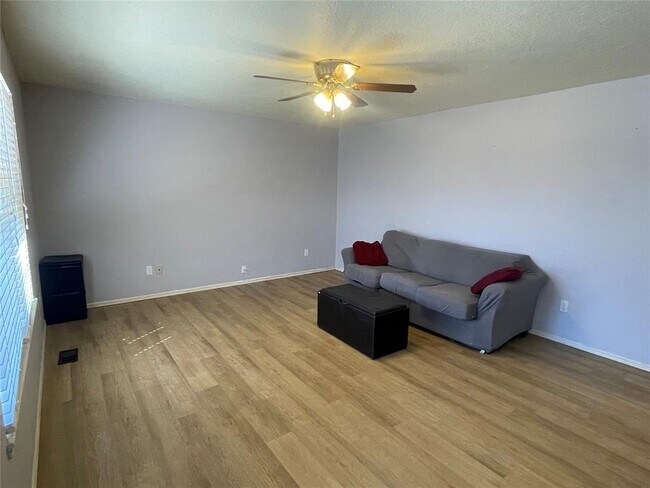Building Photo - 1829 Ranchwood Dr
