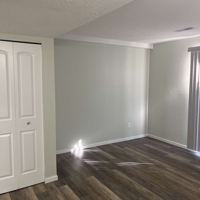 Building Photo - Brookpoint Apartments