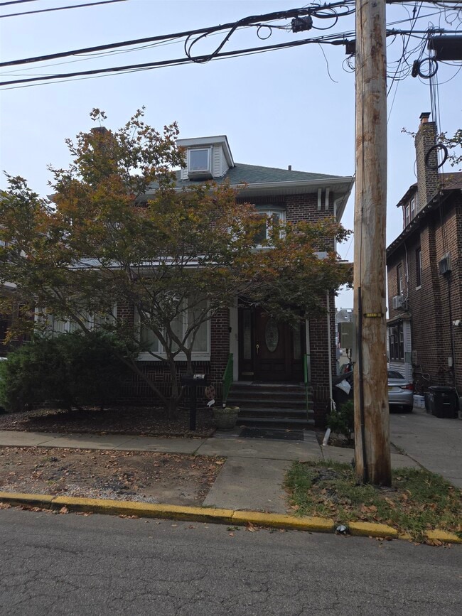 Building Photo - 225 79th St