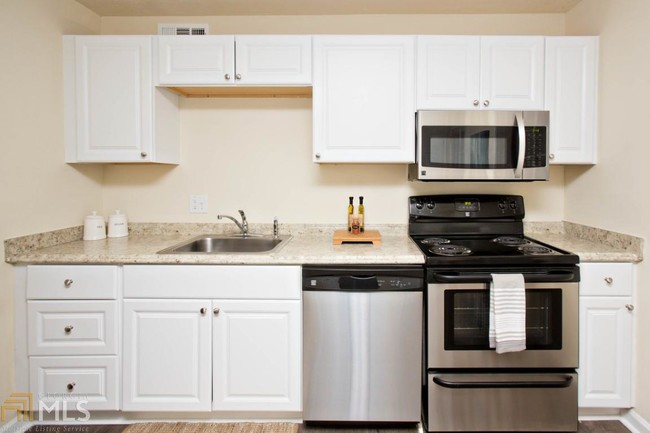 Foto del edificio - 53 Newnan Estates Dr
