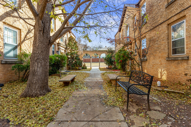 Foto del edificio - Windsor Court Apartments