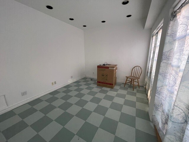 Building Photo - 18 23rd Ave