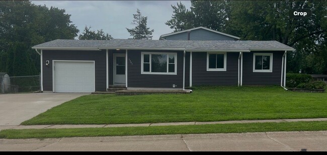 Building Photo - 1969 Queens Dr