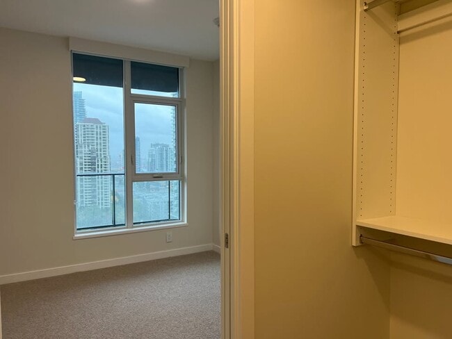 Photo du bâtiment - 4168 Lougheed Hwy.