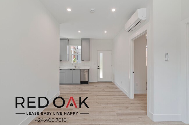 Foto del edificio - 4590 Riverton Ave