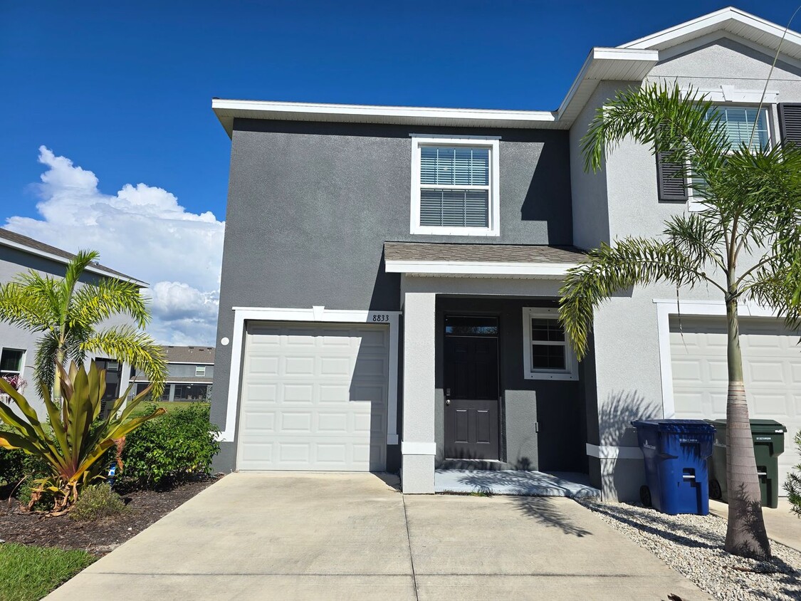 Fresh new build ~ 3 bed/ 2.5 bath Townhous... - Fresh new build ~ 3 bed/ 2.5 bath Townhous...