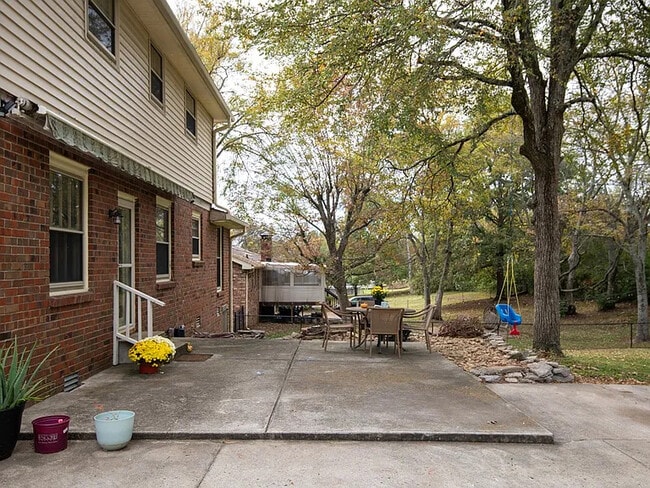 Building Photo - 170 Luna Ln