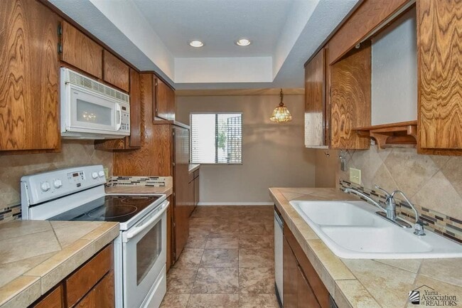 Building Photo - 1413 E Torrey Pines Cir