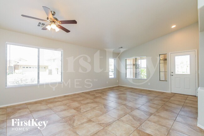 Foto del edificio - 2647 W Canyon Way