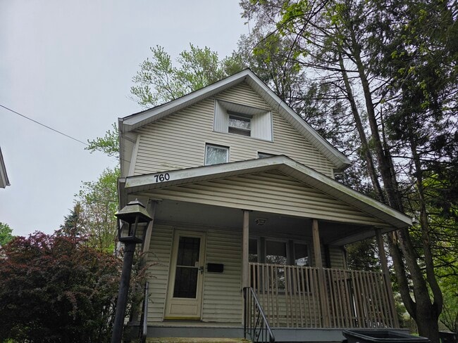 Building Photo - 760 Lakewood Blvd