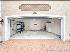 Building Photo - 4528 Thornwood Cir