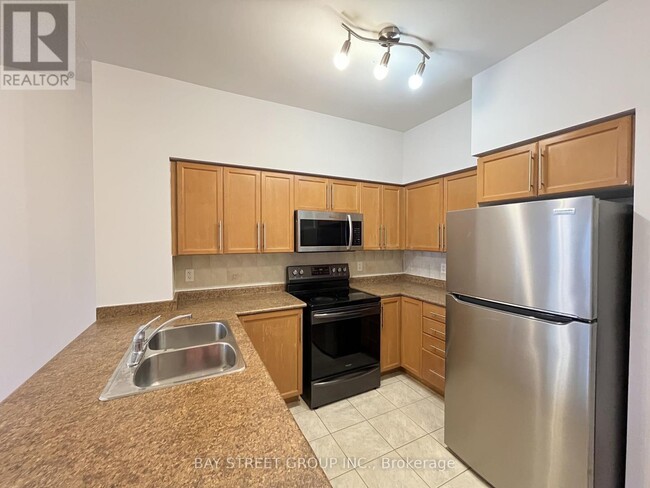 Building Photo - 388 Prince of Wales Dr