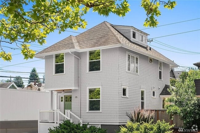 Building Photo - 315 W. McGraw Street