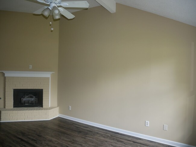 Foto del edificio - 2885 Waverly Dr