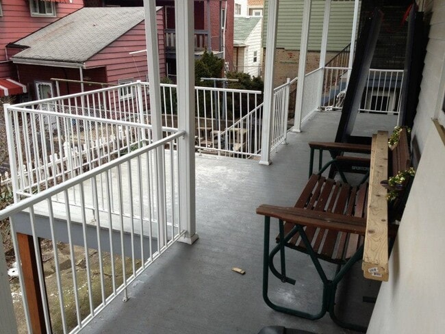 Photo - Luxurious 2 Bedroom on a dead end street o... House