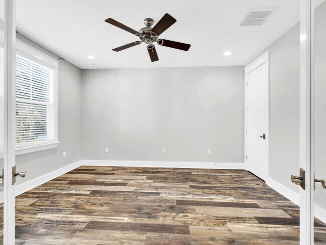 Building Photo - 741 Breakers Street