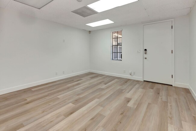 Foto del edificio - 14751 Plaza Dr