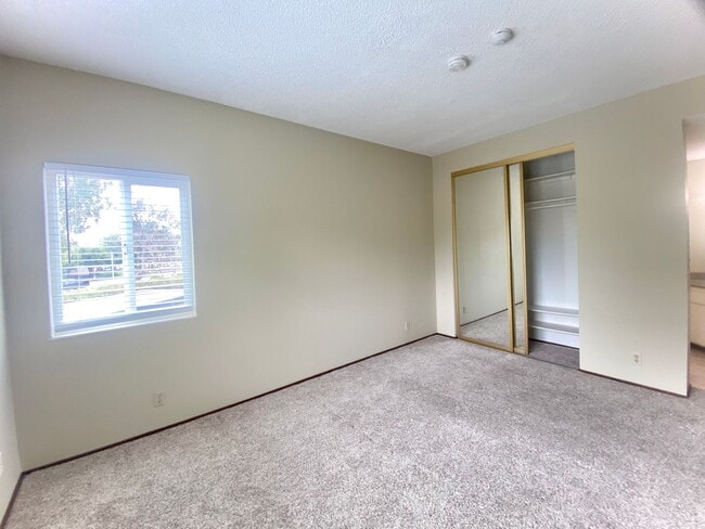 Building Photo - CUTE, COMFY & CONVENIENT CONDO IN UNION CITY