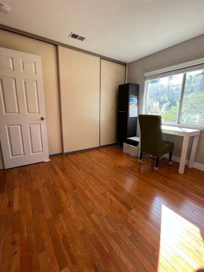 Building Photo - 738 Pantera Dr