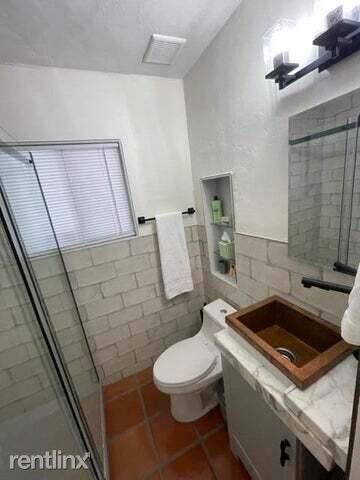 Building Photo - 2 br, 1 bath House - 407 S J St